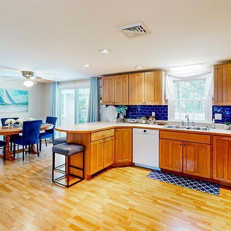 Blue Octopus Hideaway Villa West Yarmouth Bagian luar foto